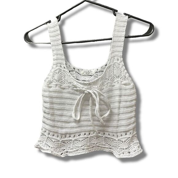 🌟 Jolie & Joy White Crochet Knit Crop Top Scoop Neck Lace-Up Sleeveless Size S 🌟 - Picture 1 of 4